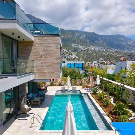 Kazarman, Kalkan'in Kalbinde Denize, Merkeze Villa Kalkan