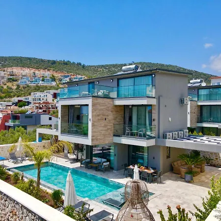 Villa Kazarman, Kalkan'in Kalbinde Denize, Merkeze Kalkan