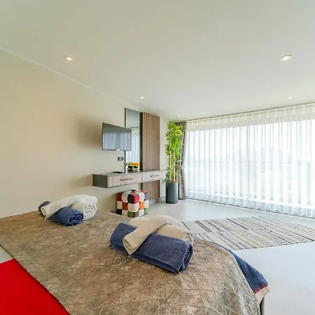 Villa Kazarman, Kalkan'in Kalbinde Denize, Merkeze