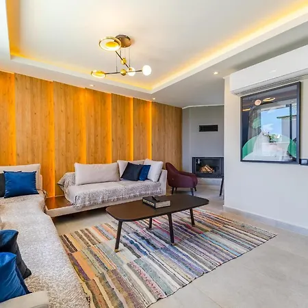 Villa Kazarman, Kalkan'in Kalbinde Denize, Merkeze *