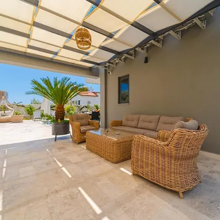 Kazarman, Kalkan'in Kalbinde Denize, Merkeze Villa Kalkan