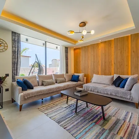 Kazarman, Kalkan'in Kalbinde Denize, Merkeze Villa *