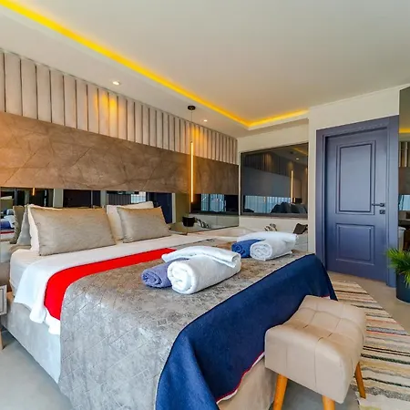 Villa Kazarman, Kalkan'in Kalbinde Denize, Merkeze