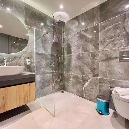 Kazarman, Kalkan'in Kalbinde Denize, Merkeze * Kalkan