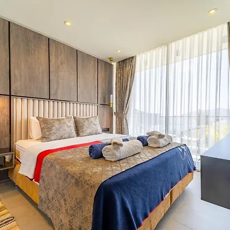 Kazarman, Kalkan'in Kalbinde Denize, Merkeze Villa *