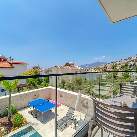 Kazarman, Kalkan'in Kalbinde Denize, Merkeze Kalkan