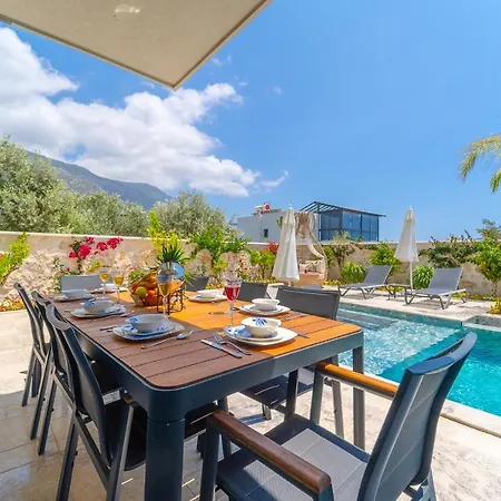 Kazarman, Kalkan'in Kalbinde Denize, Merkeze Kalkan