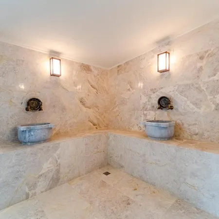 Kazarman, Kalkan'in Kalbinde Denize, Merkeze * Kalkan