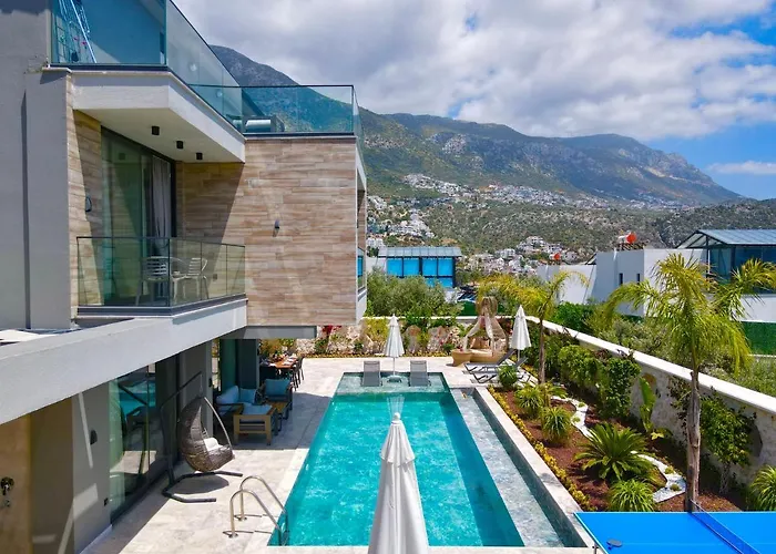Kazarman, Kalkan'in Kalbinde Denize, Merkeze Villa Kalkan