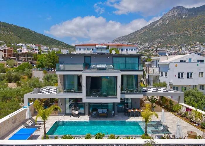 Kazarman, Kalkan'in Kalbinde Denize, Merkeze * Kalkan