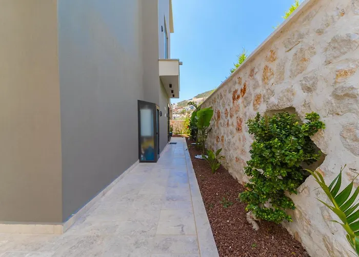 Villa Kazarman, Kalkan'in Kalbinde Denize, Merkeze Kalkan
