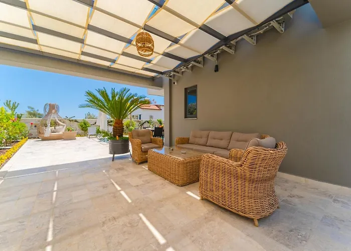 Kazarman, Kalkan'in Kalbinde Denize, Merkeze Villa Kalkan