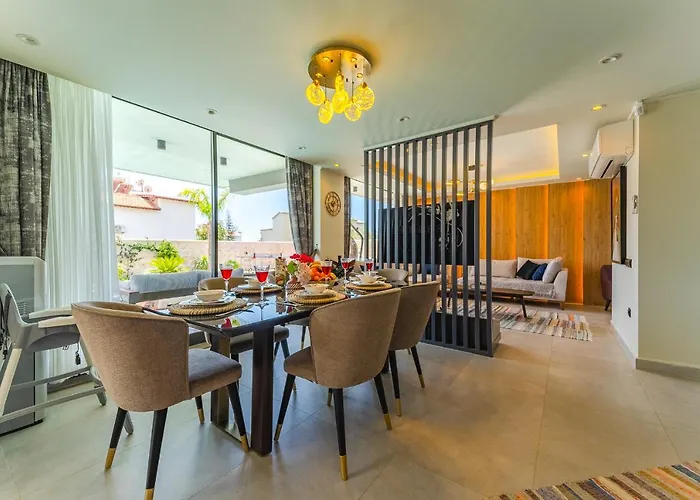 Kazarman, Kalkan'in Kalbinde Denize, Merkeze Villa Kalkan