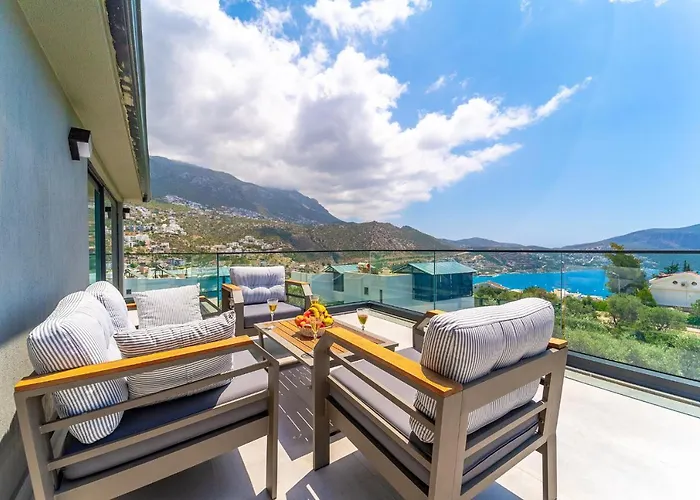 Kazarman, Kalkan'in Kalbinde Denize, Merkeze *