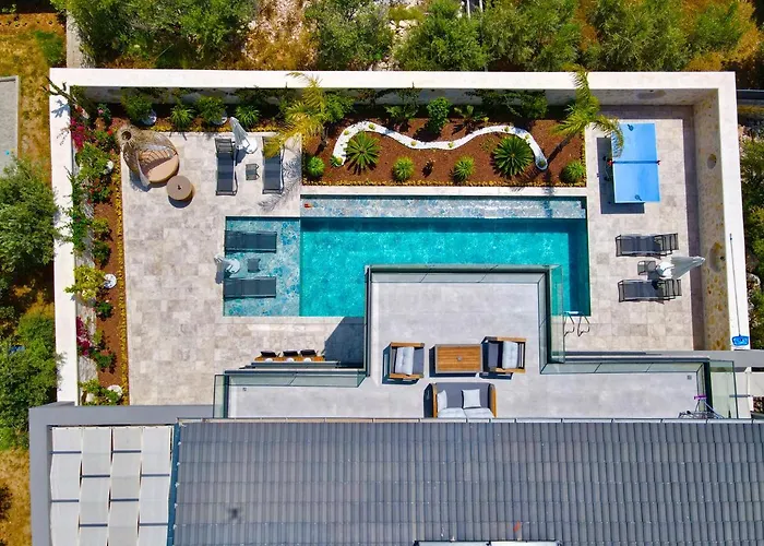 Kazarman, Kalkan'in Kalbinde Denize, Merkeze Villa *