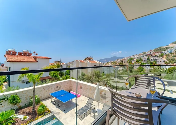 Kazarman, Kalkan'in Kalbinde Denize, Merkeze Kalkan