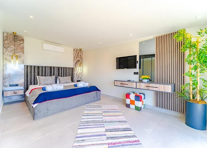 Kazarman, Kalkan'in Kalbinde Denize, Merkeze Villa Kalkan