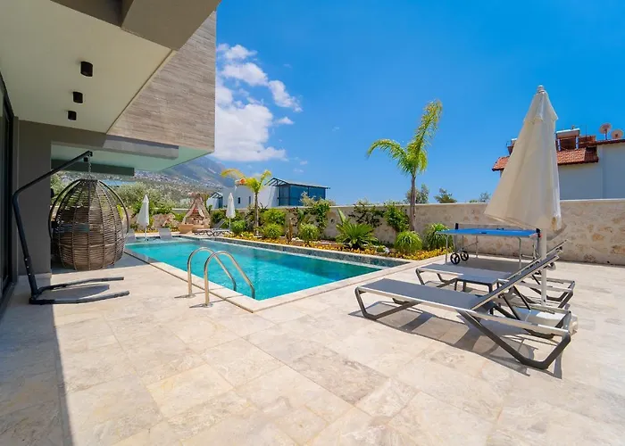 Villa Kazarman, Kalkan'in Kalbinde Denize, Merkeze *