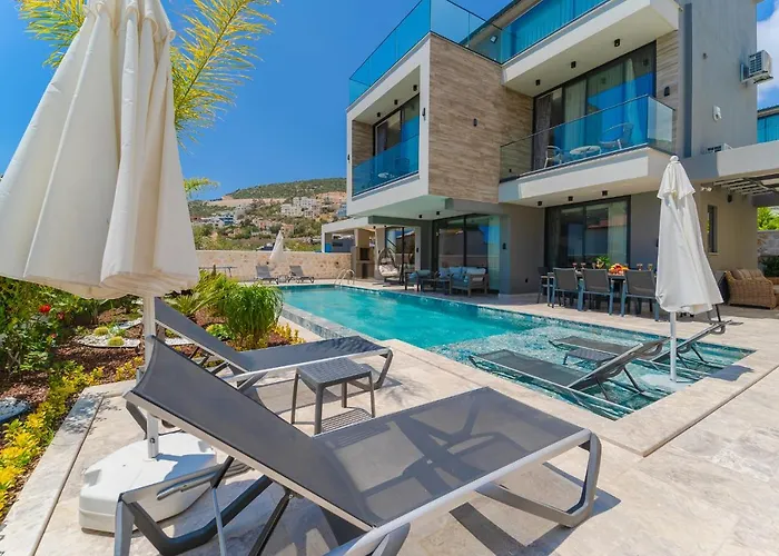 Kazarman, Kalkan'in Kalbinde Denize, Merkeze Kalkan