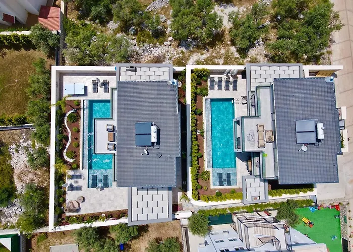 Kazarman, Kalkan'in Kalbinde Denize, Merkeze Kalkan