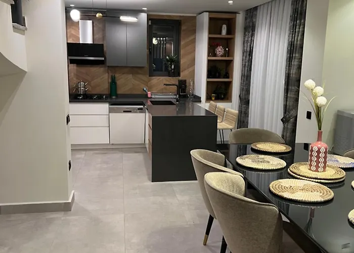 Kazarman, Kalkan'in Kalbinde Denize, Merkeze Villa Kalkan