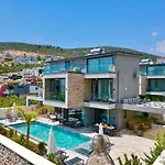 Vilă Kazarman, Kalkan'in Kalbinde Denize, Merkeze Kalkan