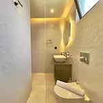 Vilă Kazarman, Kalkan'in Kalbinde Denize, Merkeze