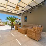Kazarman, Kalkan'in Kalbinde Denize, Merkeze Vilă Kalkan