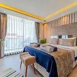 Kazarman, Kalkan'in Kalbinde Denize, Merkeze