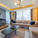 Vilă Kazarman, Kalkan'in Kalbinde Denize, Merkeze *