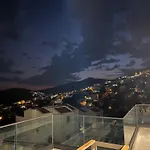 Kazarman, Kalkan'in Kalbinde Denize, Merkeze Vilă