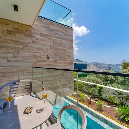 Kazarman, Kalkan'in Kalbinde Denize, Merkeze * カルカン