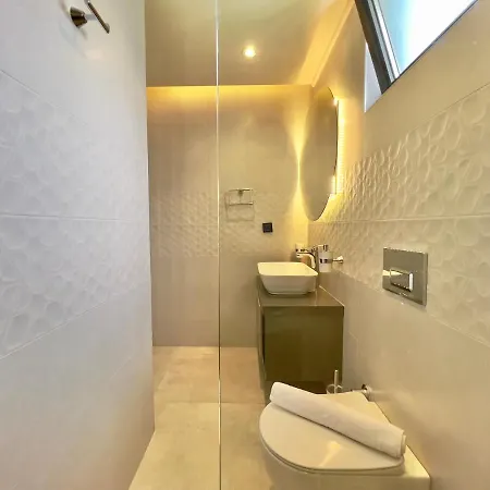 ヴィラ Kazarman, Kalkan'in Kalbinde Denize, Merkeze