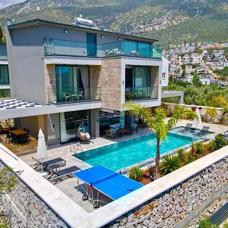 Kazarman, Kalkan'in Kalbinde Denize, Merkeze カルカン