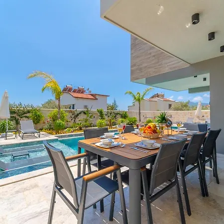 Villa Kazarman, Kalkan'in Kalbinde Denize, Merkeze *