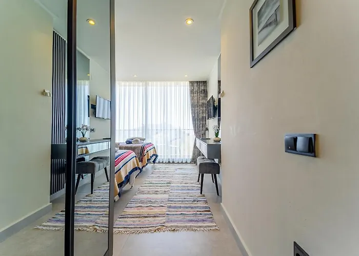 Kazarman, Kalkan'in Kalbinde Denize, Merkeze Villa Kalkan