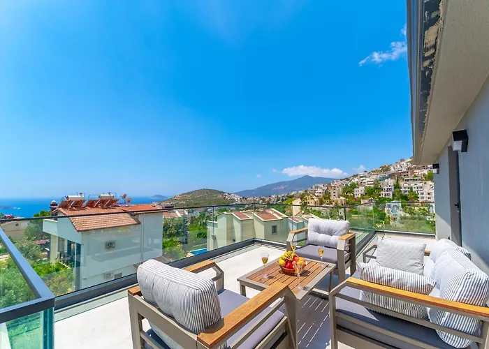 Kazarman, Kalkan'in Kalbinde Denize, Merkeze Villa Kalkan