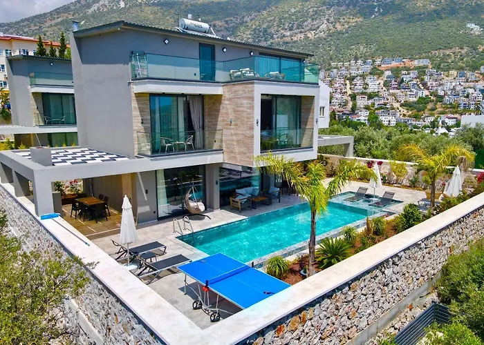 Kazarman, Kalkan'in Kalbinde Denize, Merkeze Kalkan