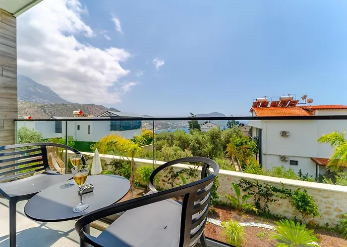 Kazarman, Kalkan'in Kalbinde Denize, Merkeze * Kalkan